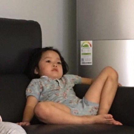 沙发瘫表情包卡通,卡通表情包带你轻松一笑